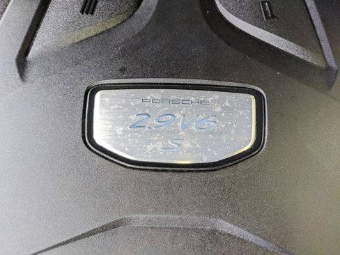 Used 2020 Porsche Cayenne S image 33