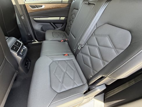 New 2025 Volkswagen Atlas SE image 22