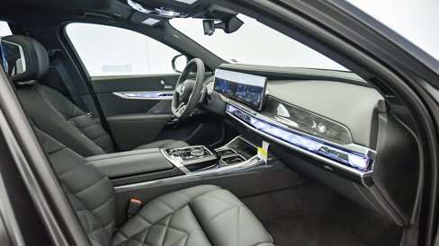 New 2026 BMW 740i w/ Premium Package image 19