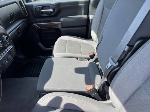 Used 2022 Chevrolet Silverado 2500 LT w/ Z71 Sport Edition image 18