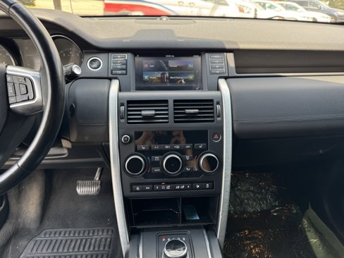 Used 2018 Land Rover Discovery Sport SE image 22