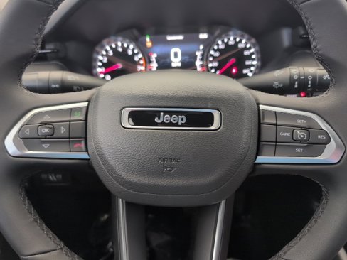 New 2025 Jeep Compass Latitude w/ Altitude Special Edition image 9
