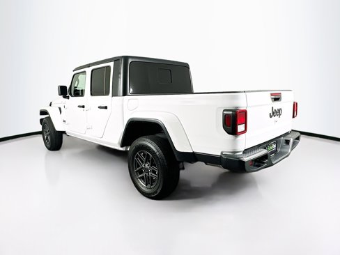 Used 2024 Jeep Gladiator Sport image 5