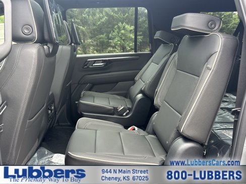 New 2025 Chevrolet Suburban Premier image 21