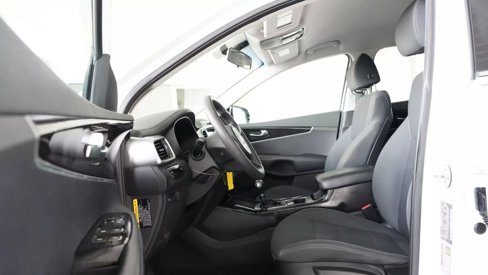 Used 2018 Kia Sorento LX image 11