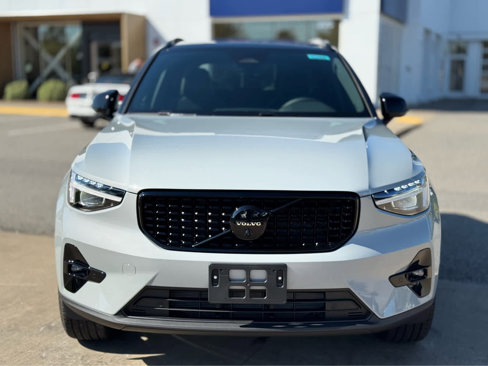 New 2026 Volvo XC40 B5 Ultra w/ Protection Package Premier image 2