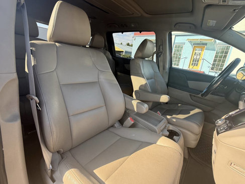 Used 2016 Honda Odyssey Touring Elite image 31