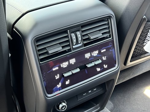 New 2025 Porsche Cayenne image 17
