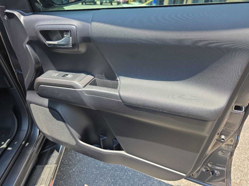 Used 2020 Toyota Tacoma TRD Sport image 27