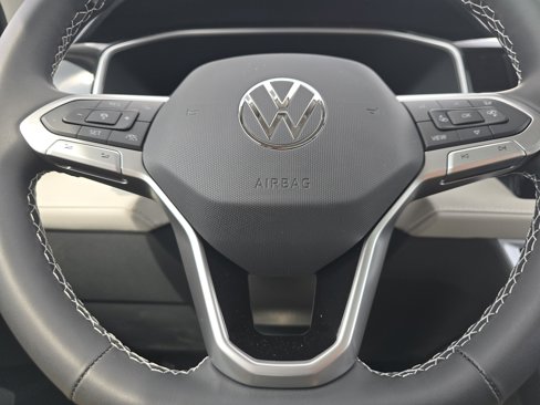 New 2025 Volkswagen Taos SE image 24