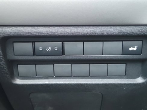 New 2025 Mitsubishi Outlander SE image 23