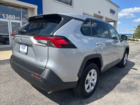 Used 2024 Toyota RAV4 LE image 17