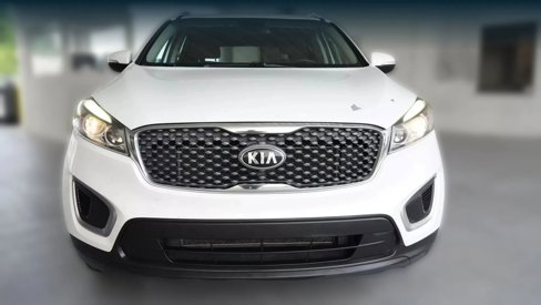 Used 2018 Kia Sorento LX image 2