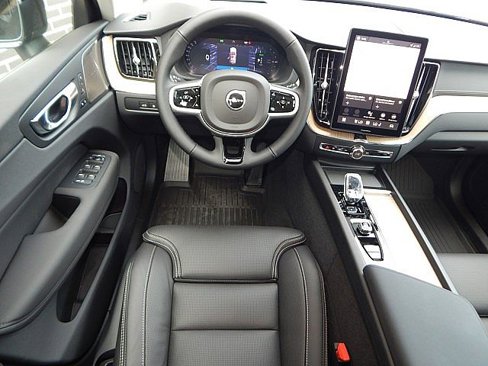 New 2026 Volvo XC60 T8 Ultra w/ Protection Package Premier image 5
