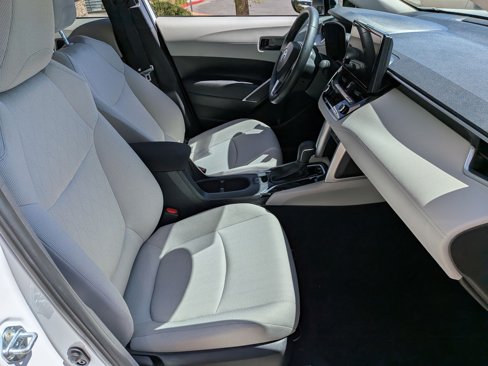 Used 2024 Toyota Corolla Cross LE image 19