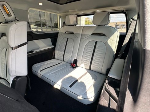 Used 2023 Rivian R1S Adventure image 30