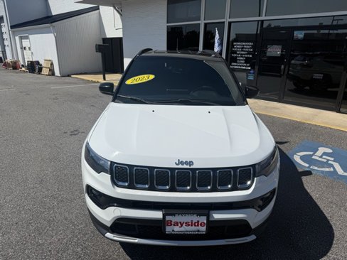 Used 2023 Jeep Compass Limited image 4
