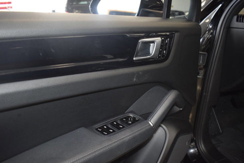 Used 2021 Porsche Cayenne image 31