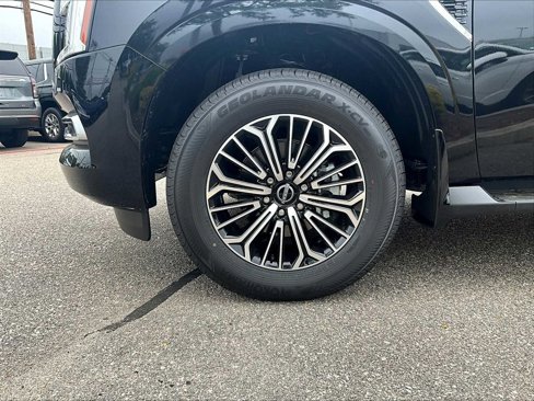 New 2025 Nissan Armada SL w/ Captain's Chari Seat Package image 8
