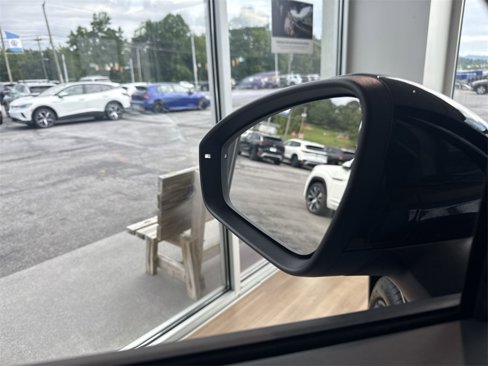 New 2025 Volkswagen Tiguan SE R-Line image 21