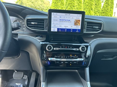 Certified 2023 Ford Explorer Limited w/ Equipment Group 301A image 28