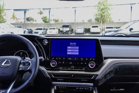 New 2026 Lexus TX 500h AWD image 17