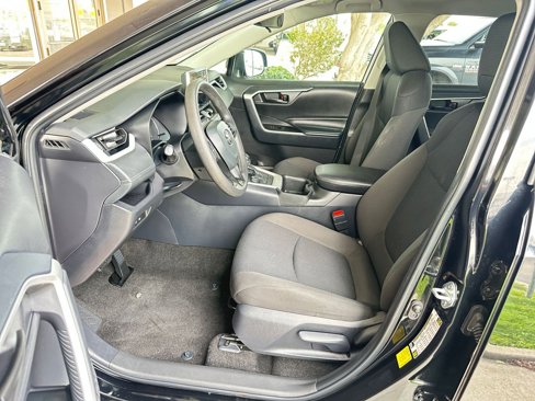 Used 2025 Toyota RAV4 LE image 27