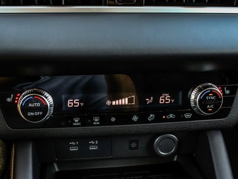 New 2025 Mitsubishi Outlander SE image 23