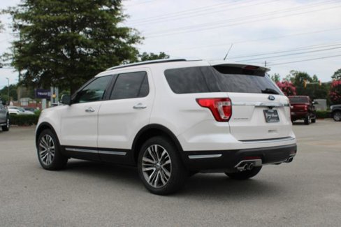 Used 2018 Ford Explorer Platinum image 7