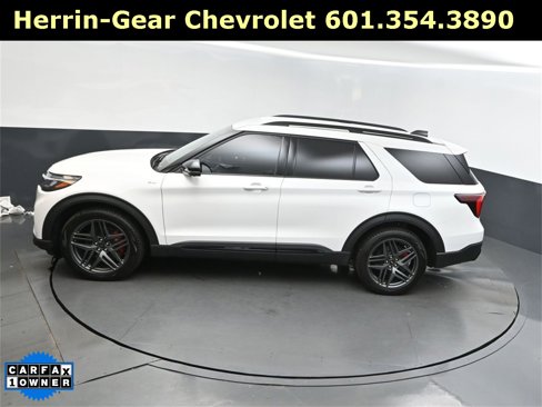 Used 2025 Ford Explorer ST-Line w/ Premium Package image 34