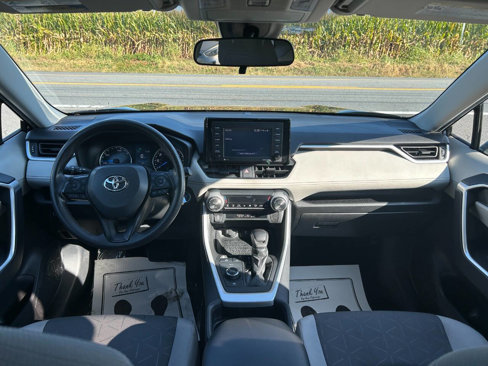 Used 2021 Toyota RAV4 XLE image 17
