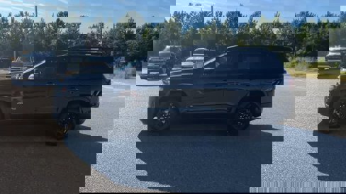 Used 2023 GMC Acadia AT4 w/ Technology Package image 5