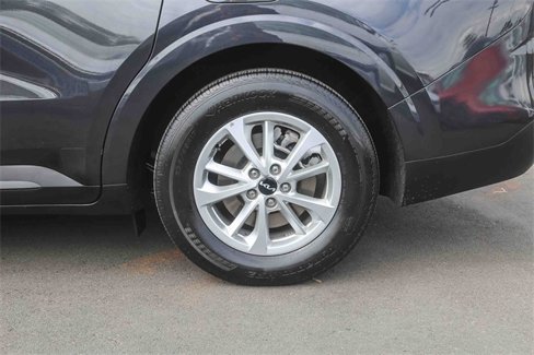Certified 2024 Kia Carnival LX image 12