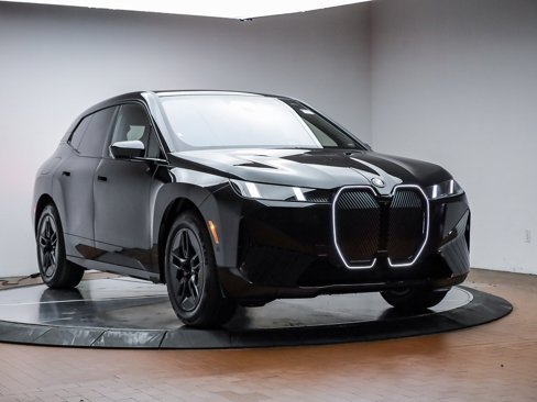 New 2026 BMW iX xDrive60 image 3