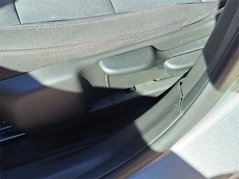 Used 2025 Chevrolet Trax RS w/ Sunroof Package image 20