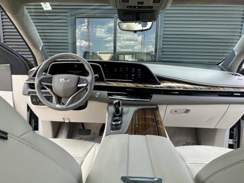 Used 2021 Cadillac Escalade ESV Premium Luxury Platinum image 23