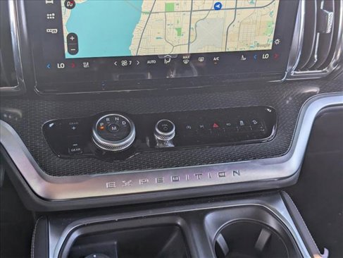 Certified 2025 Ford Expedition Platinum w/ Stealth Appearance Package image 15