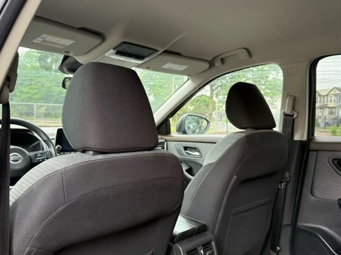 Used 2021 Nissan Rogue SV image 29