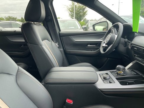 Used 2025 MAZDA CX-90 3.3 Turbo w/ Premium Plus Pkg image 3