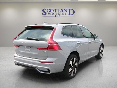 Used 2025 Volvo XC60 T8 Plus w/ Protection Package Premier image 6
