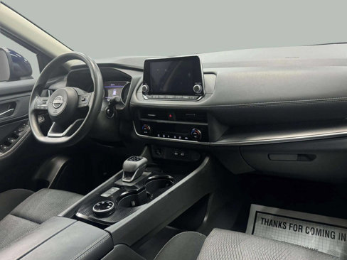 Used 2024 Nissan Rogue SV image 7