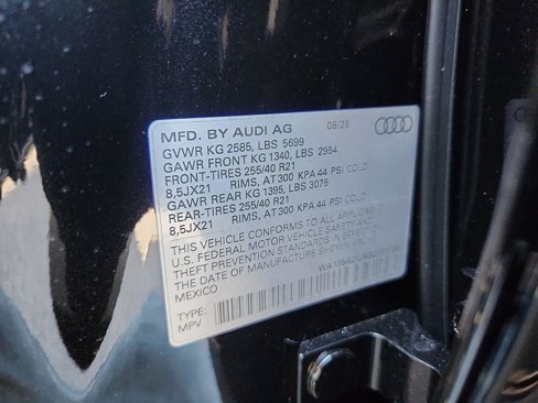 New 2025 Audi SQ5 Prestige image 19