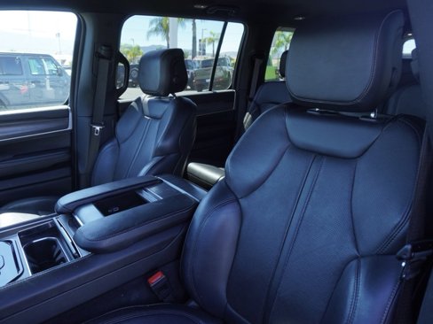 Used 2023 Jeep Wagoneer L Series II image 21