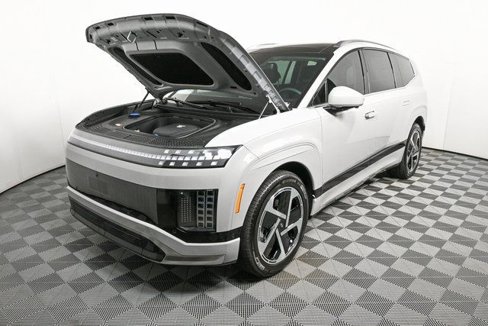 New 2026 Hyundai Ioniq 9 Calligraphy image 9