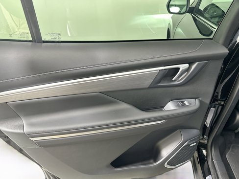 Used 2025 Buick Enclave Preferred image 26