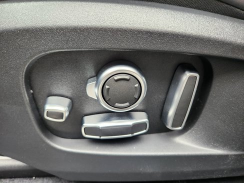New 2026 Jaguar F-PACE R-Dynamic S image 12