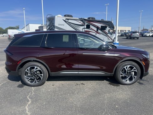 New 2025 Lincoln Nautilus Premier image 5