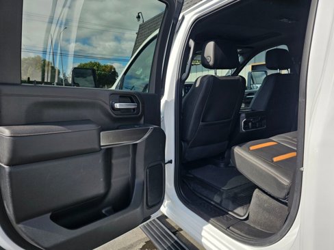 Used 2023 GMC Sierra 3500 AT4 w/ AT4 Premium Plus Package image 18