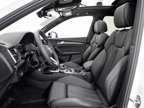 Used 2024 Audi Q5 e Premium Plus image 8