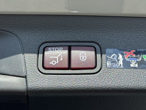 New 2026 Mercedes-Benz GLS 450 4MATIC image 15